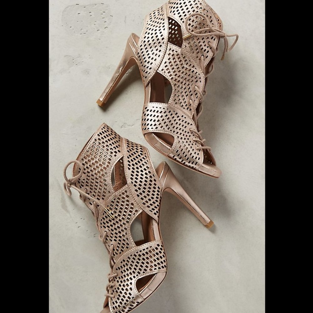 ANTHROPOLOGIE Joie Elvie Shooties in Rose Gold